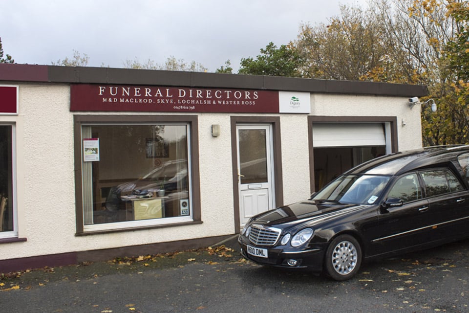 M & D MacLeod Funeral Directors